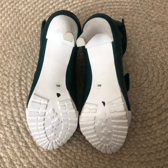 NEW bcbgmaxazria Runway Powe Lug-Sole Day Boot - Picture 8 of 8